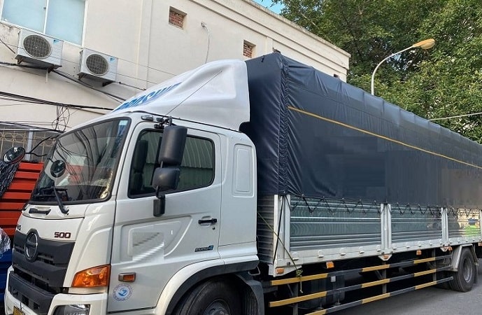 Xe tải chở hàng Sài Gòn Hà Nội